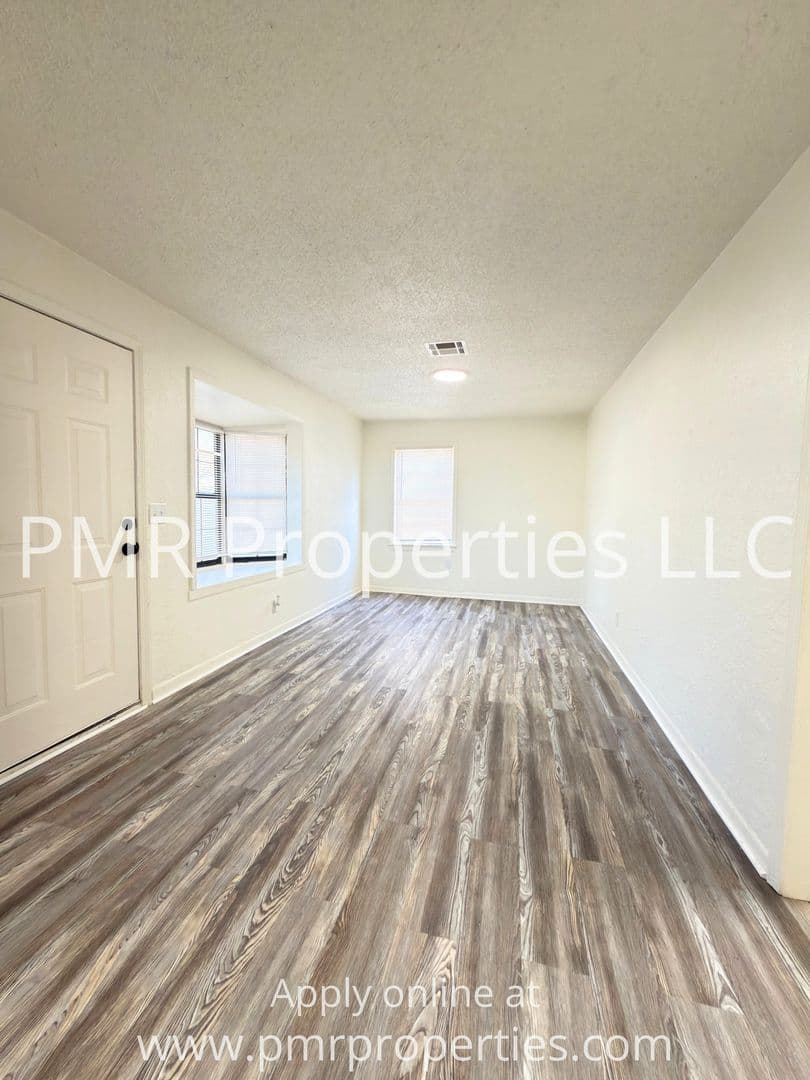 Lawton House: 708 NW 34th Street