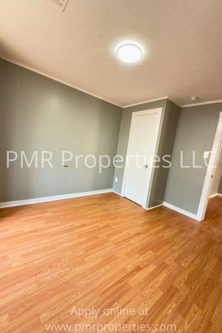 Lawton Apartment: 209 NW 6th Street
