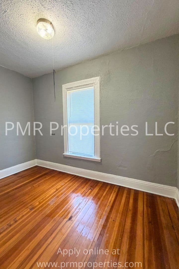 Omaha House: 5922 North 28th Avenue