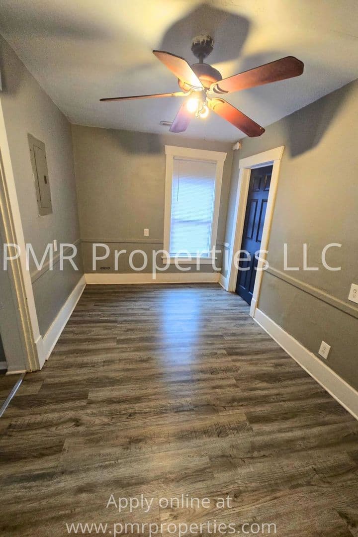 Council Bluffs Apartment: 823 3rd Ave