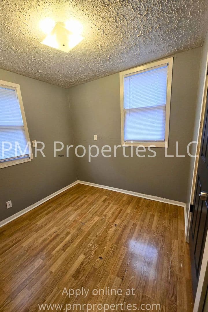Council Bluffs Apartment: 823 3rd Ave