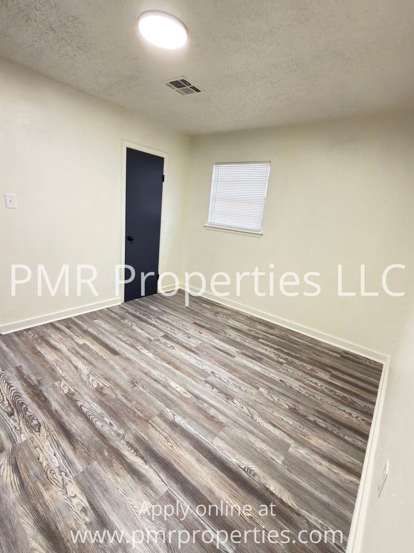 Lawton House: 1743 SW 12th Str