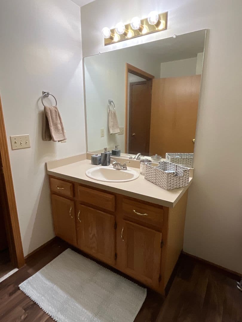 Nappanee Apartment: 213 Stonewall Court