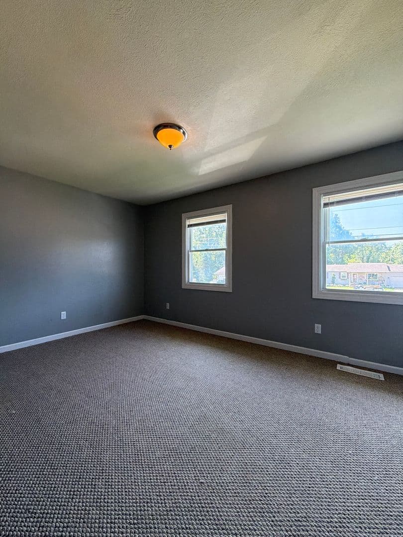 Elkhart Apartment: 1406 County Road 6 East
