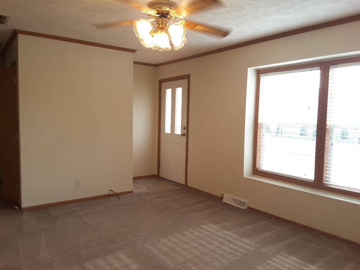 Goshen Apartment: 201 Olive St.