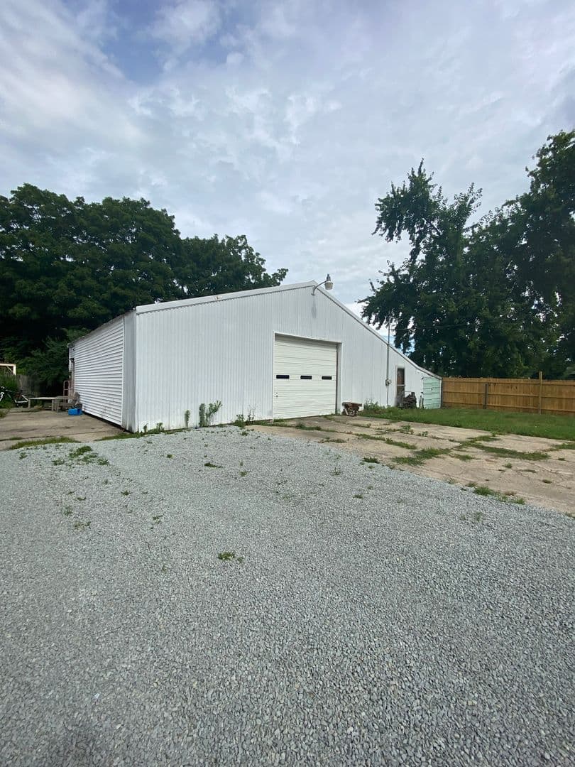 Goshen Apartment: 68037 Franklin St