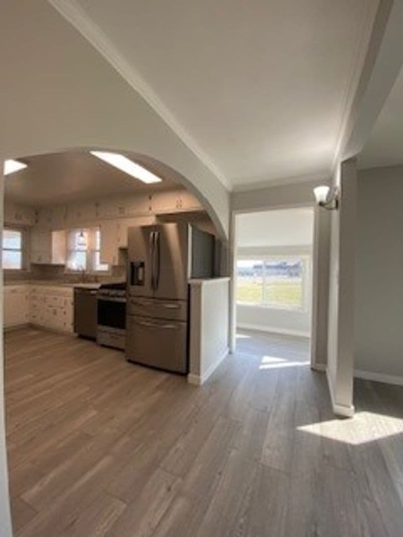 Middlebury House: 721 S Main