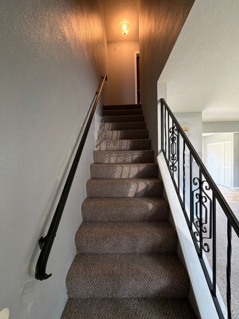 Elkhart Apartment: 1406 County Road 6 East