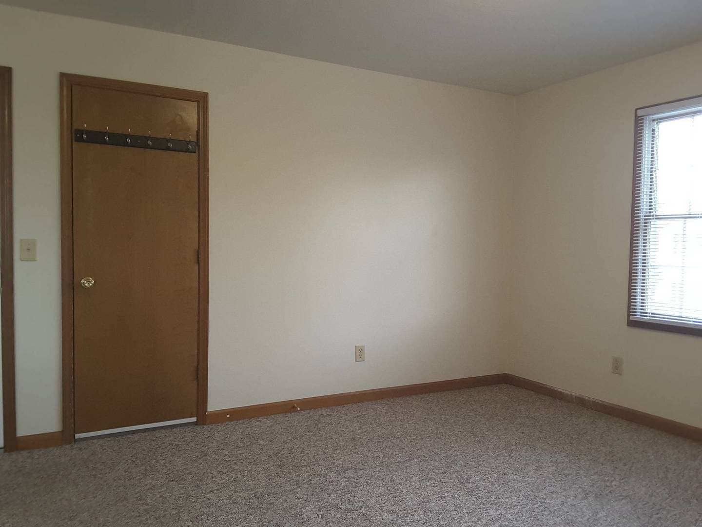 Nappanee Apartment: 205 Stonewall Court