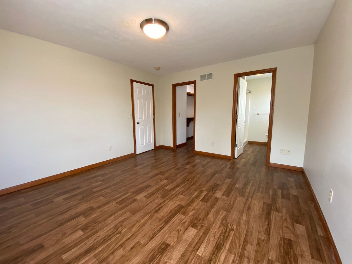 New Paris House: 18347 Gyr Court