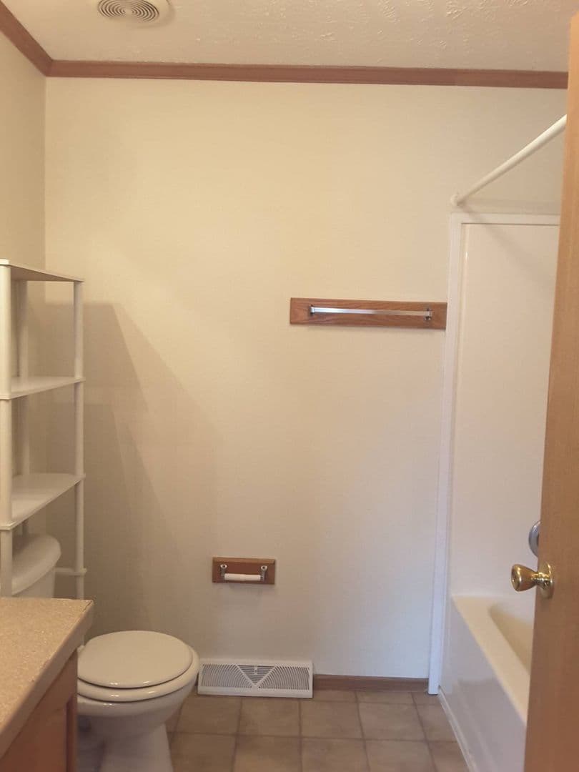 Goshen Apartment: 201 Olive St.