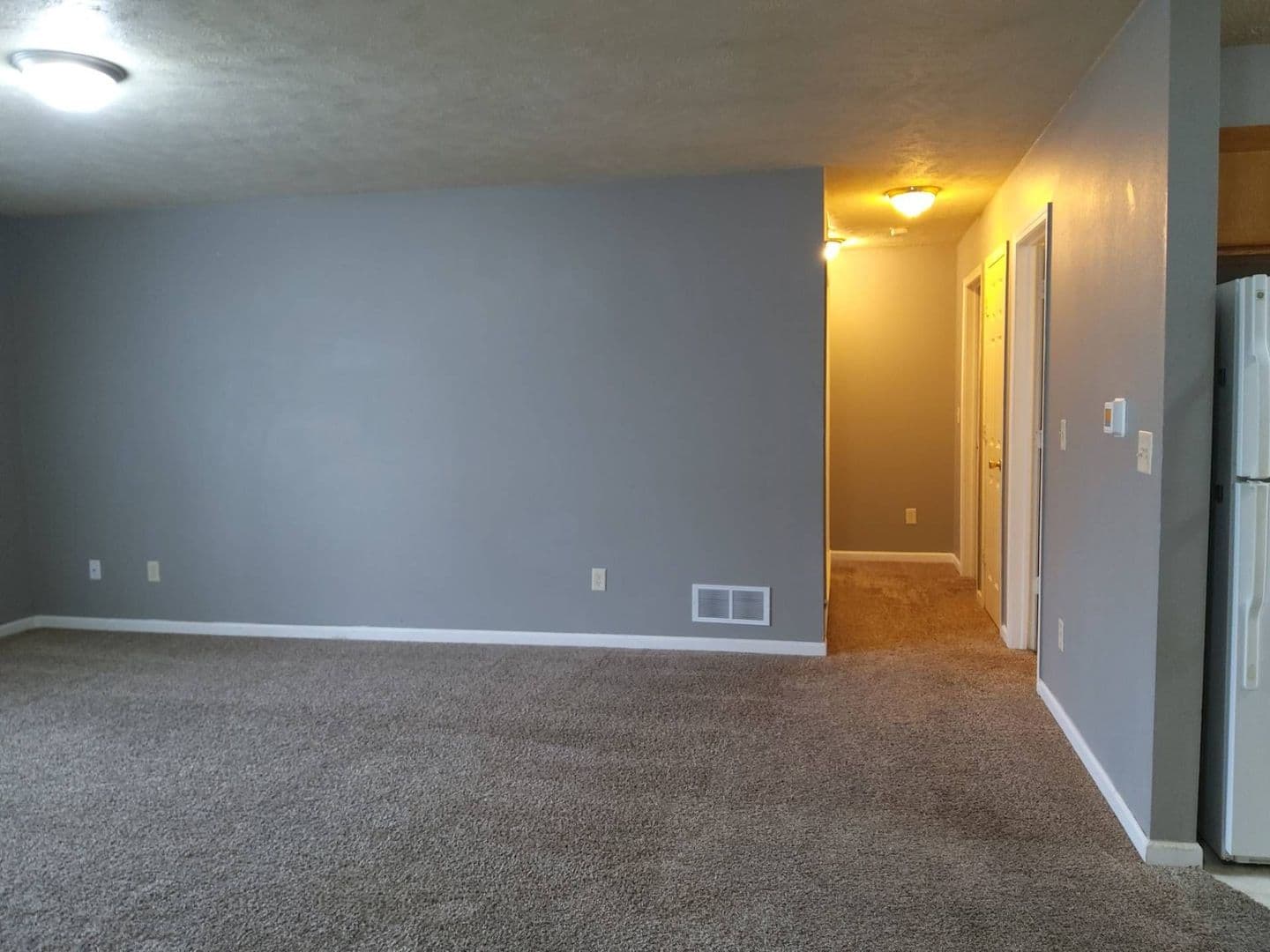 Middlebury Apartment: 818 Antler Dr