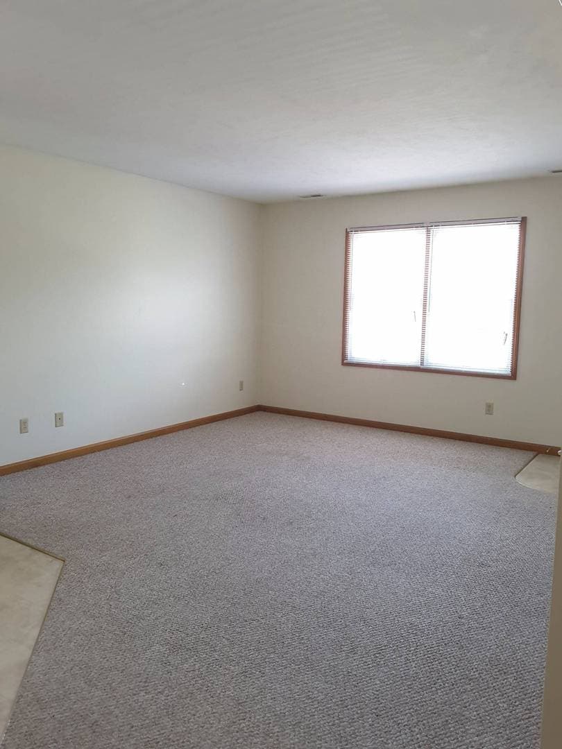 Nappanee Apartment: 217 Stonewall Court