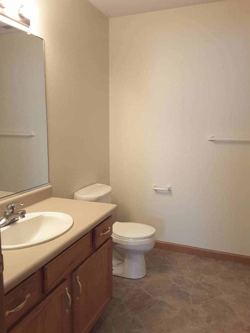 Nappanee Apartment: 217 Stonewall Court