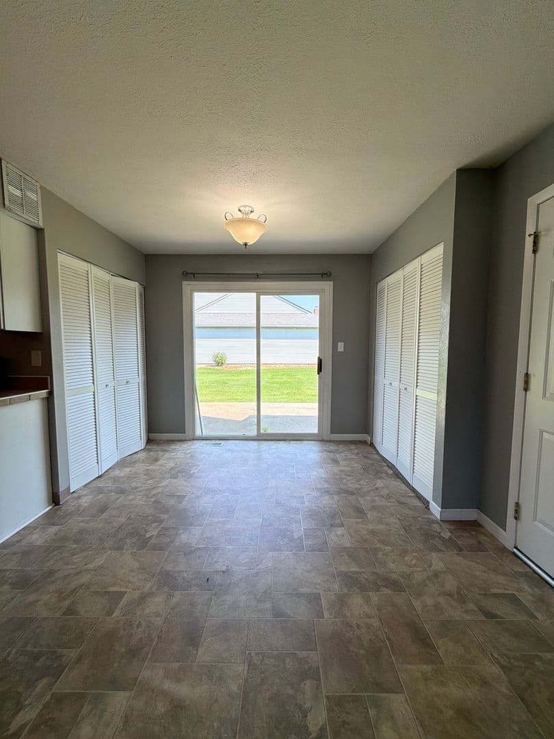 Elkhart Apartment: 1406 County Road 6 East