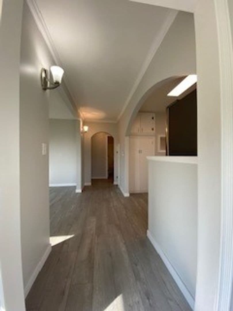 Middlebury House: 721 S Main
