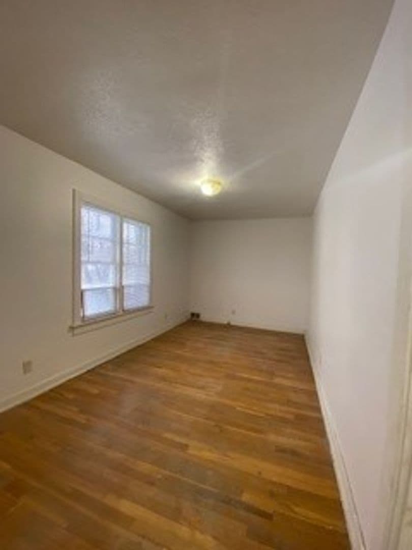 Warsaw Apartment: 748 N Lake St