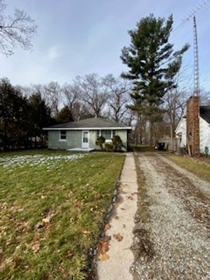 South Bend House: 55363 Lexington Ave