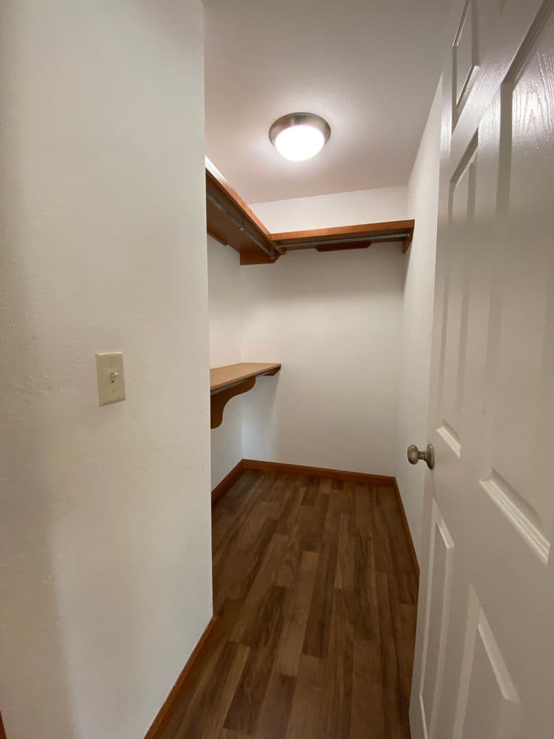 New Paris House: 18347 Gyr Court