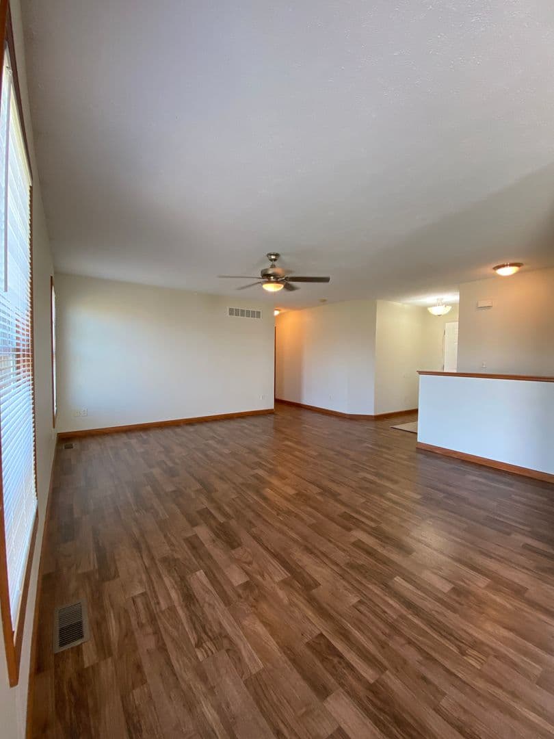 New Paris House: 18347 Gyr Court