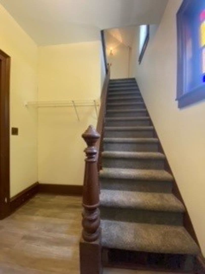 Goshen Apartment: 813 S 8th