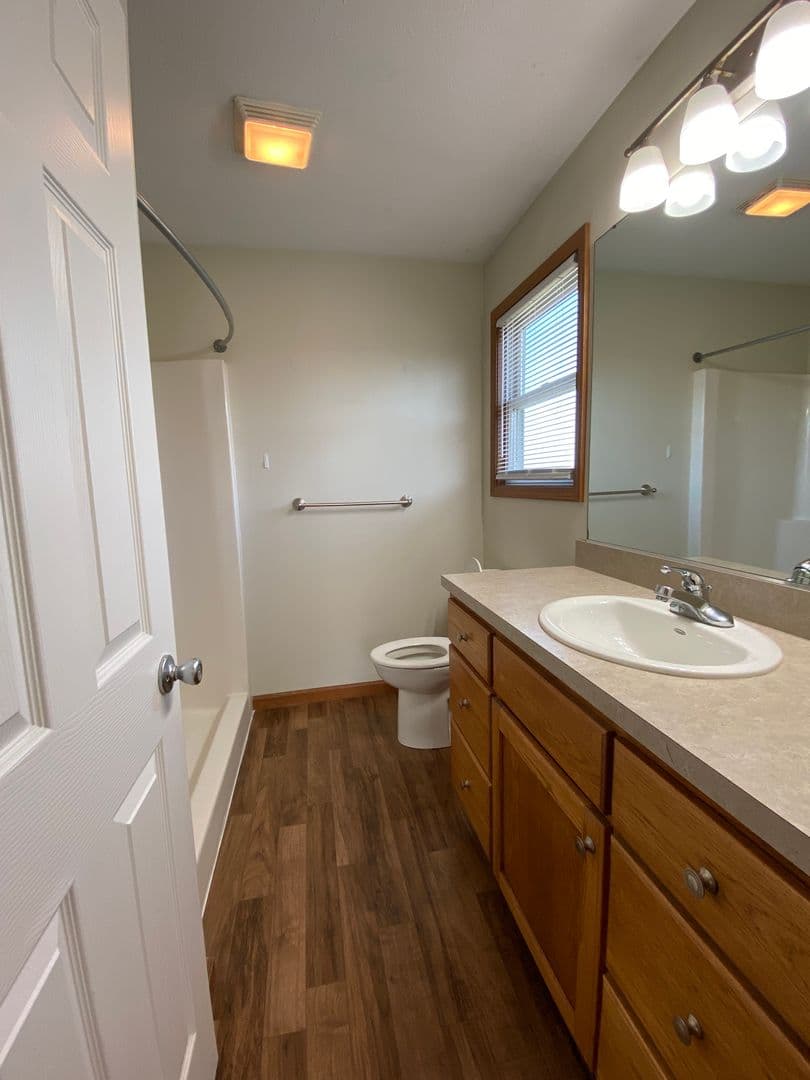New Paris House: 18347 Gyr Court