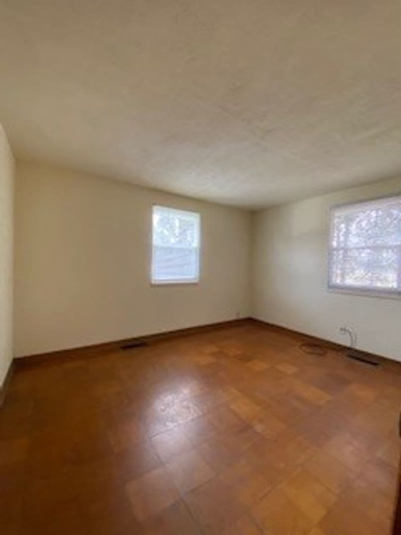South Bend House: 55363 Lexington Ave
