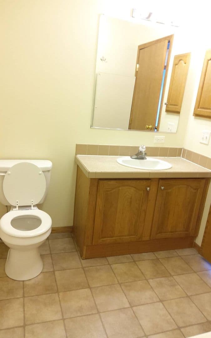 Goshen Apartment: 201 Olive St.