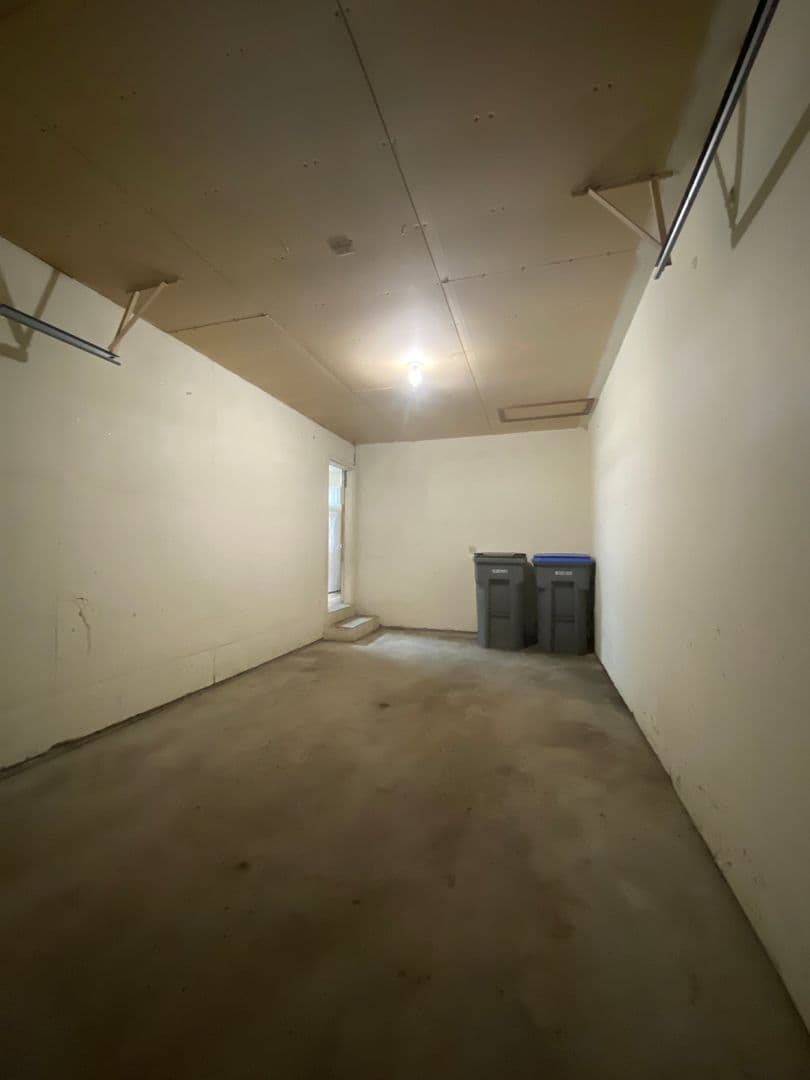 Goshen Apartment: 1007 Zollinger Rd