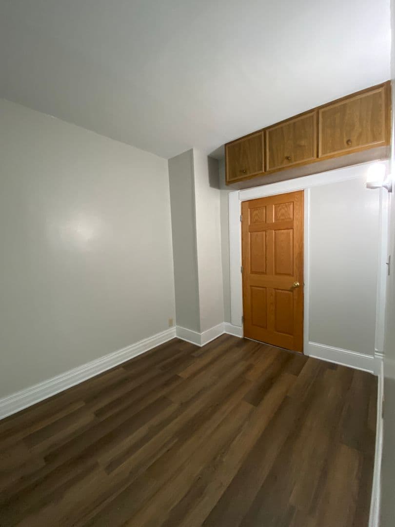 Goshen House: 512 E Douglas St