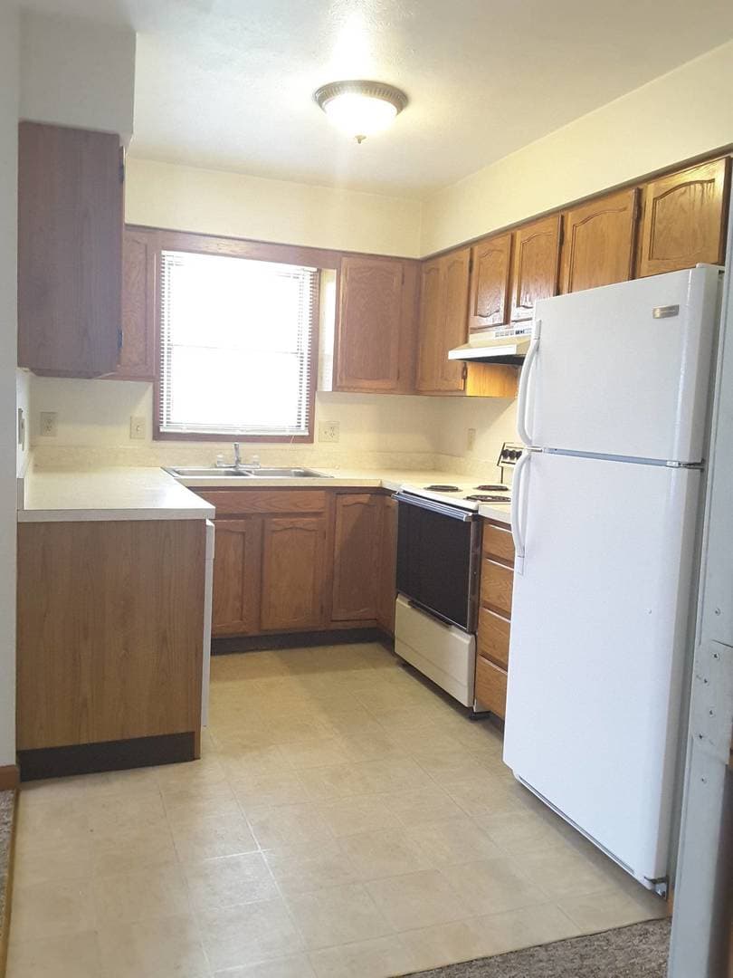Nappanee Apartment: 205 Stonewall Court