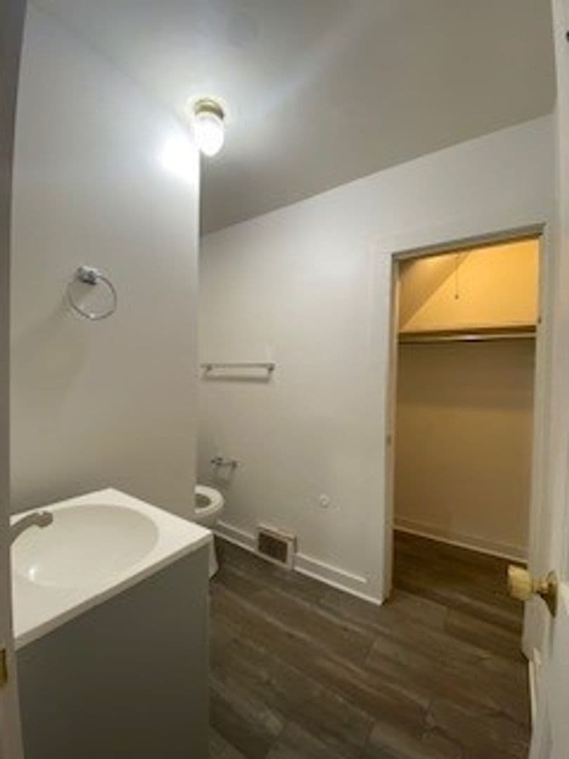 Warsaw Apartment: 748 N Lake St