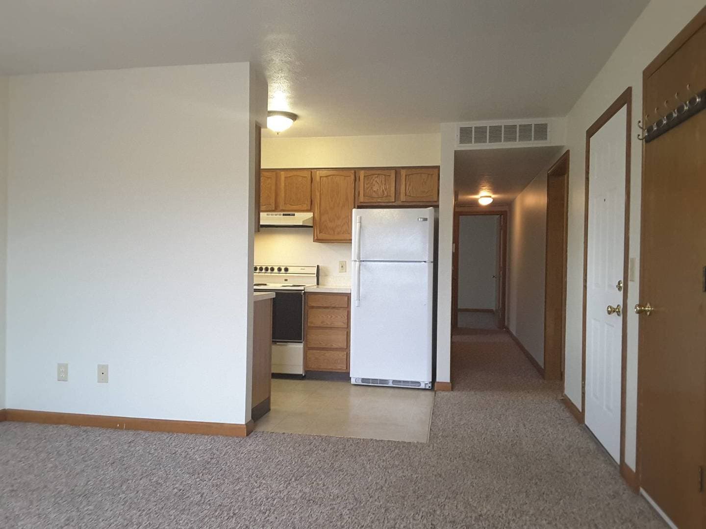 Nappanee Apartment: 205 Stonewall Court