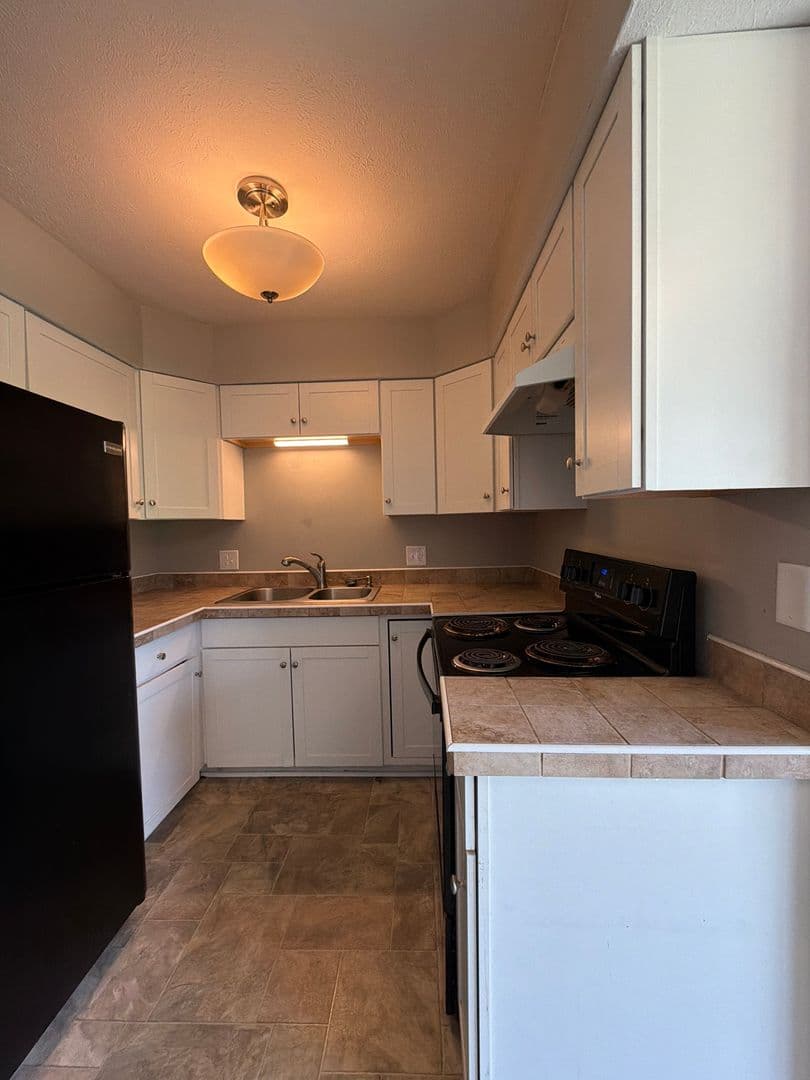 Elkhart Apartment: 1406 County Road 6 East