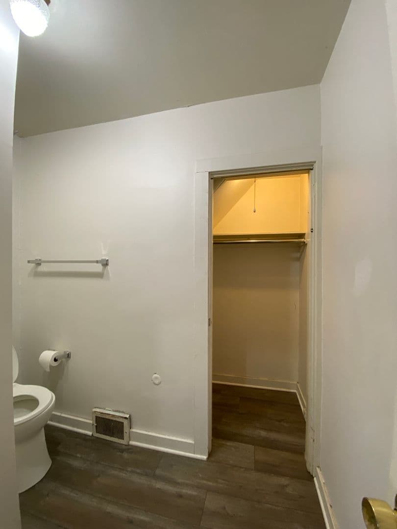 Warsaw Apartment: 748 N Lake St