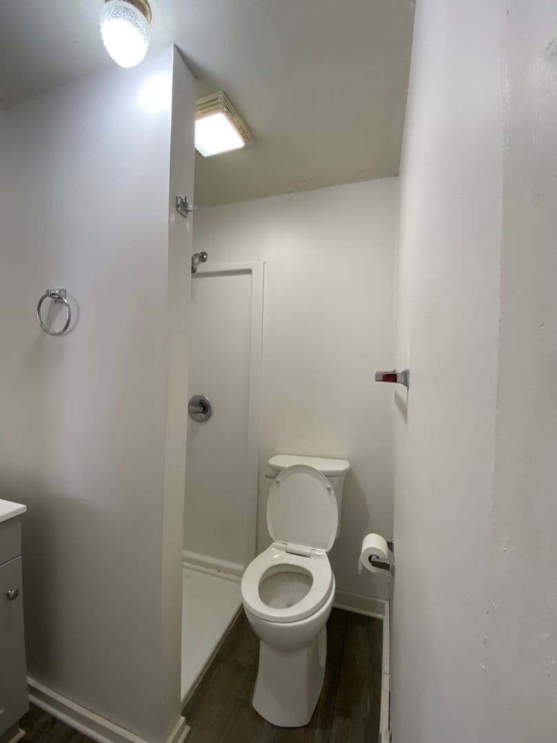 Warsaw Apartment: 748 N Lake St