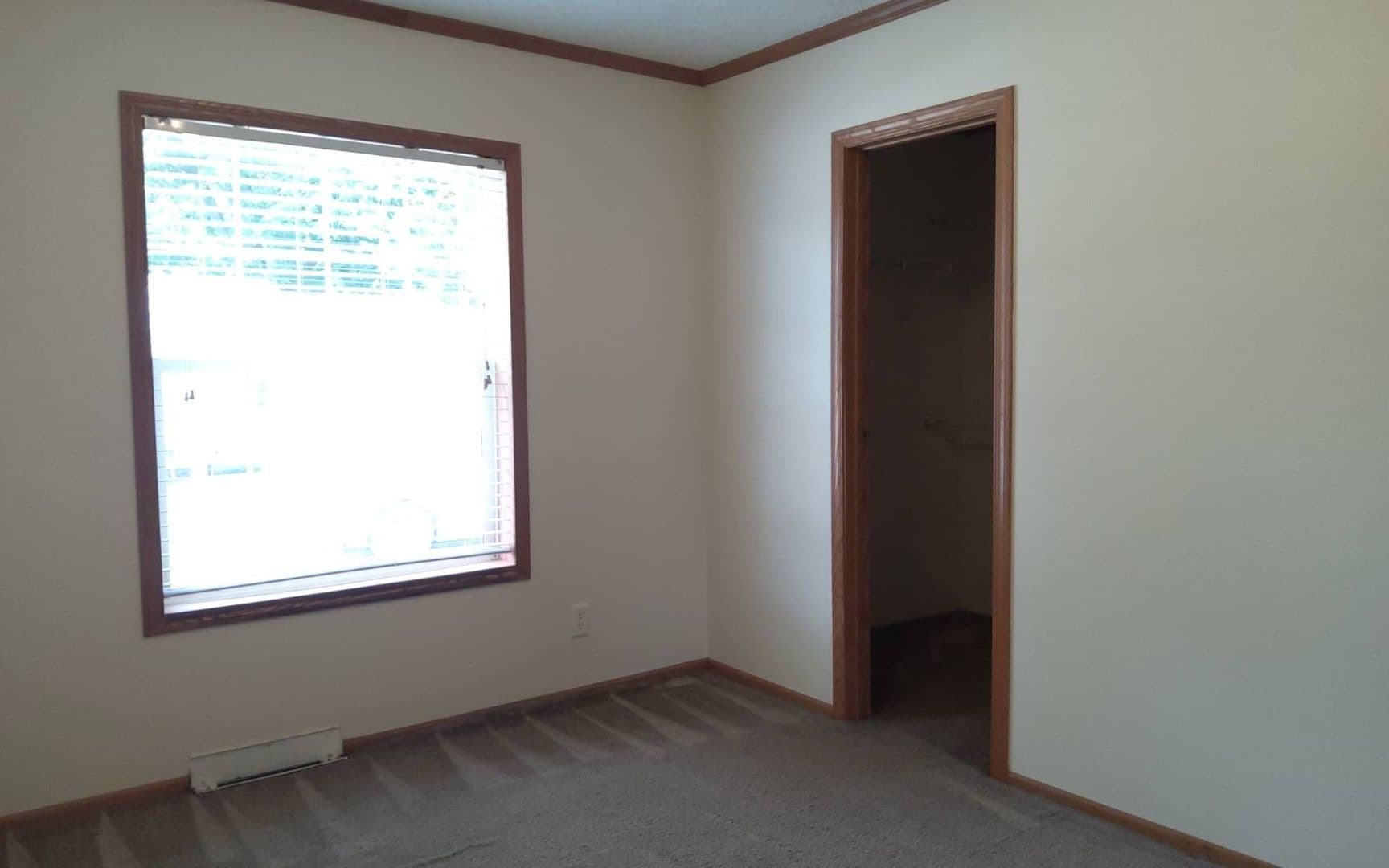 Goshen Apartment: 201 Olive St.