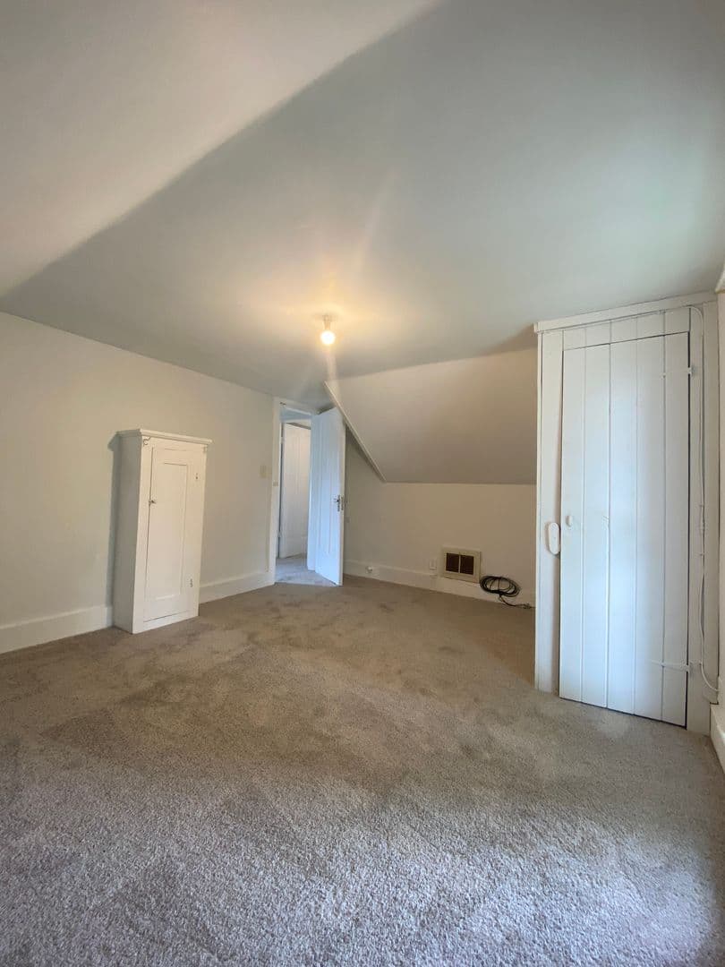 Goshen Apartment: 68037 Franklin St