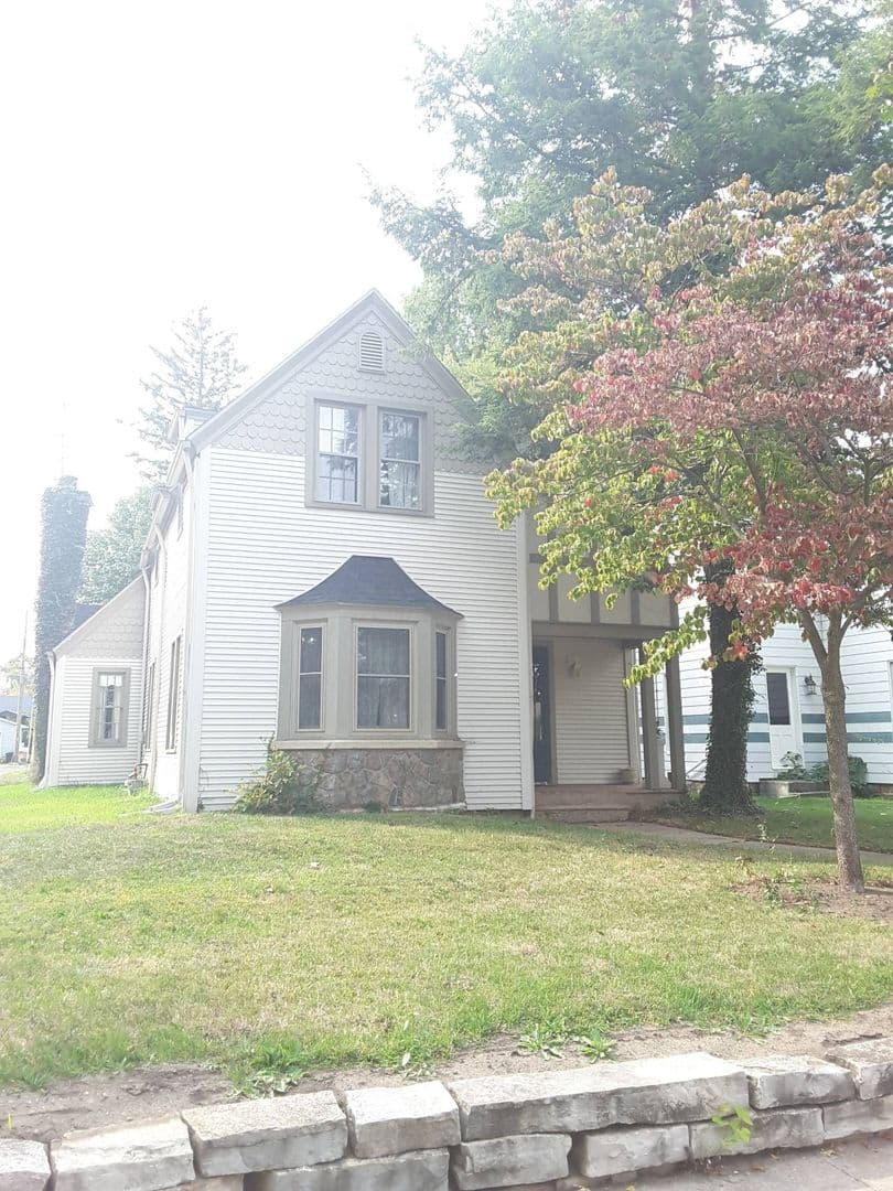 Goshen House: 611 S. 8th St