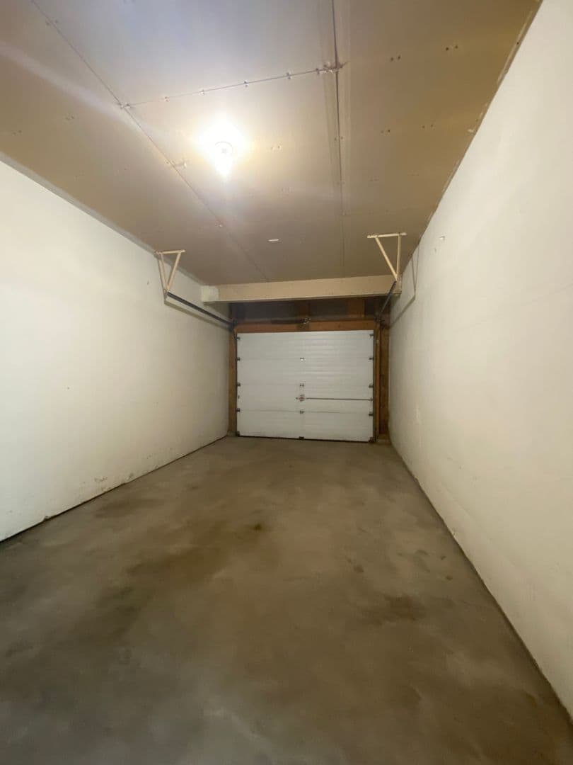 Goshen Apartment: 1007 Zollinger Rd