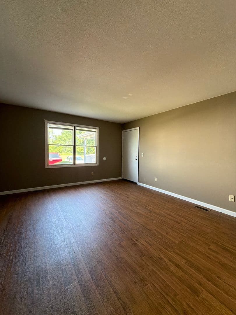Nappanee Apartment: 218 Stonewall Court