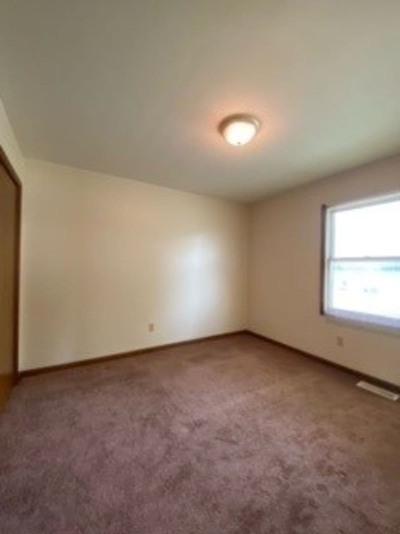 Nappanee Apartment: 202 Stonewall Court