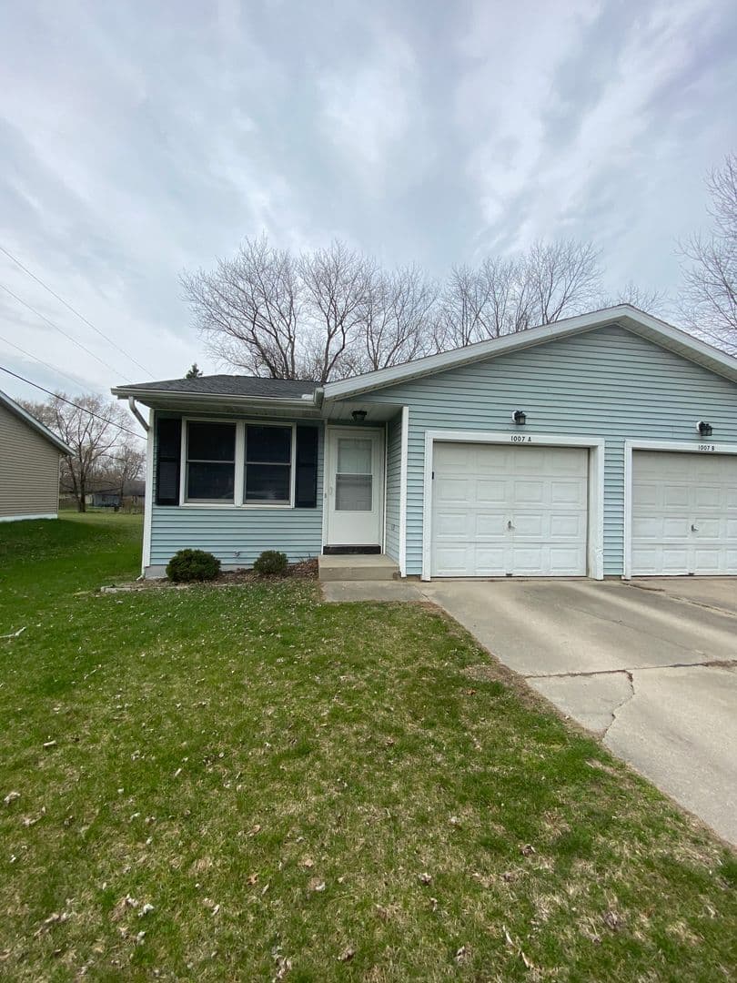 Goshen Apartment: 1007 Zollinger Rd
