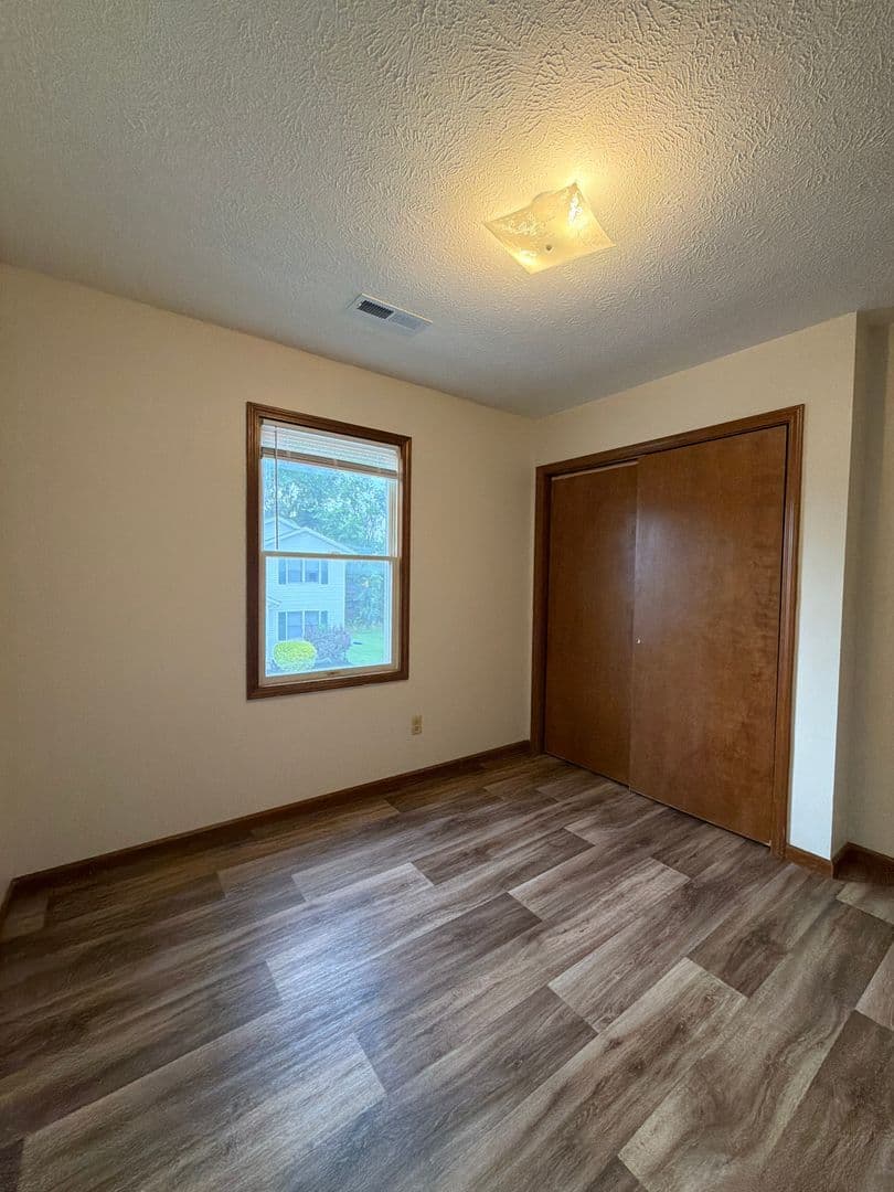Nappanee Apartment: 213 Stonewall Court