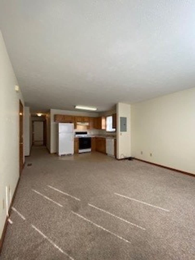 Nappanee Apartment: 212 Stonewall Court
