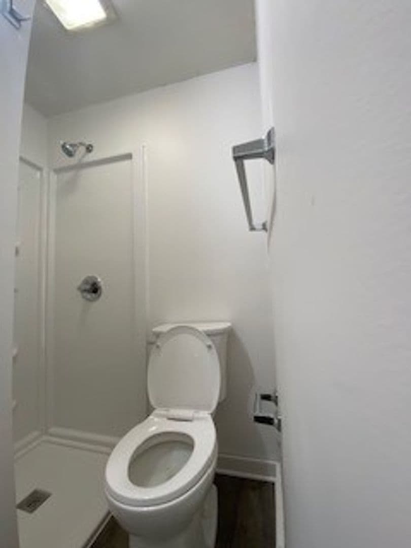 Warsaw Apartment: 748 N Lake St