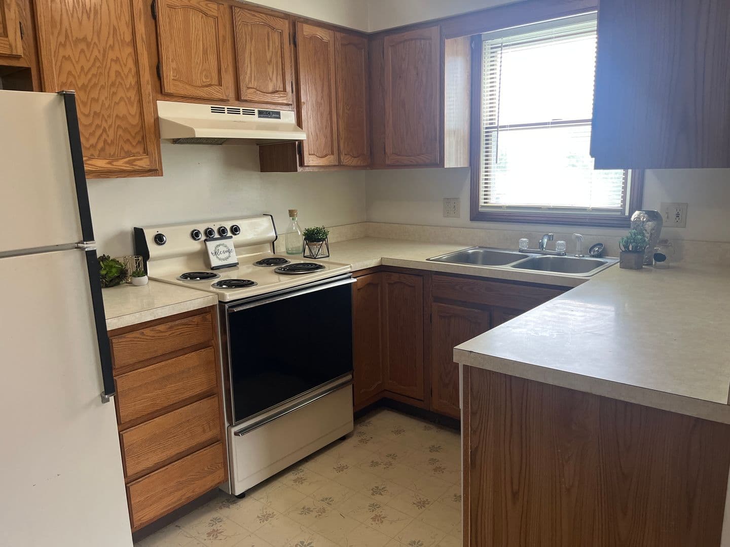 Nappanee Apartment: 202 Stonewall Court