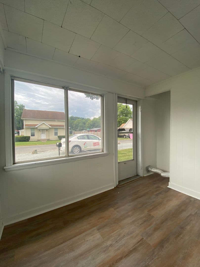 Goshen Apartment: 68037 Franklin St