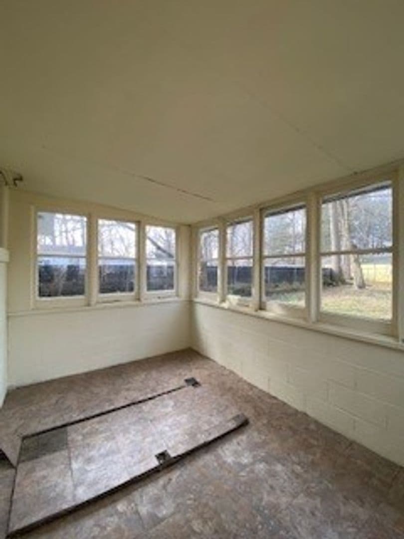 South Bend House: 55363 Lexington Ave