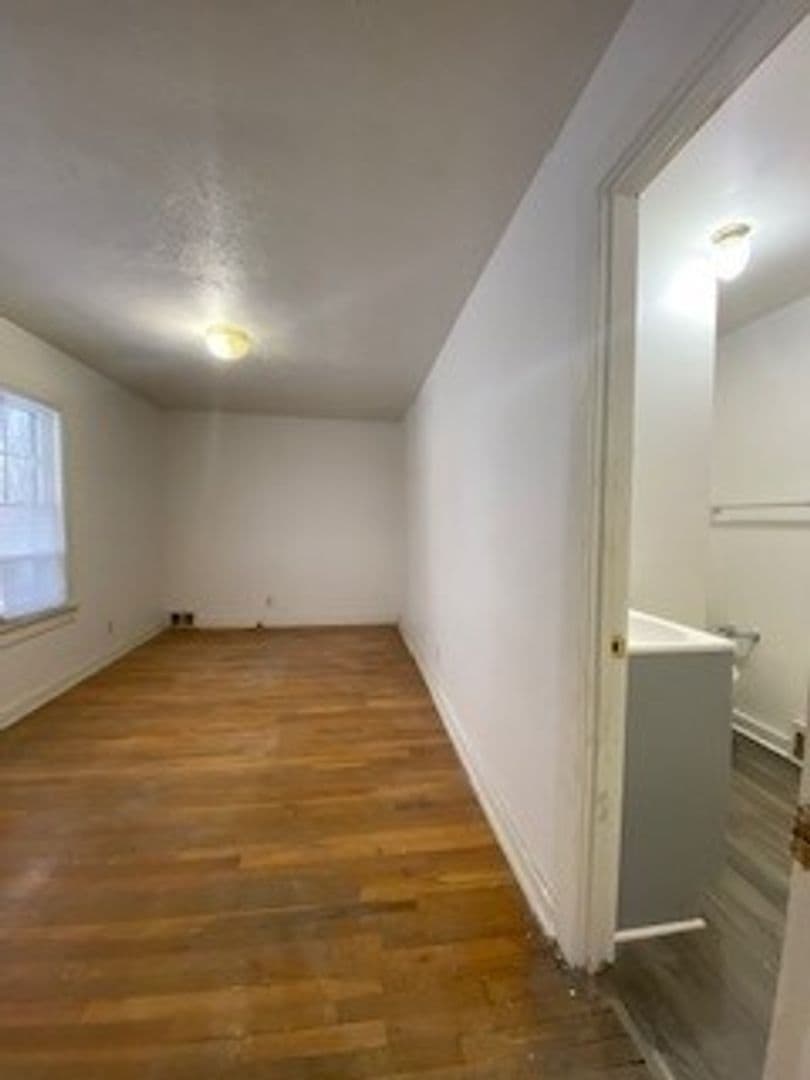 Warsaw Apartment: 748 N Lake St
